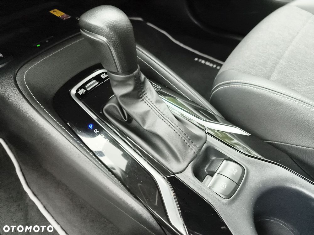Toyota Corolla 2.0 Hybrid Style - 24