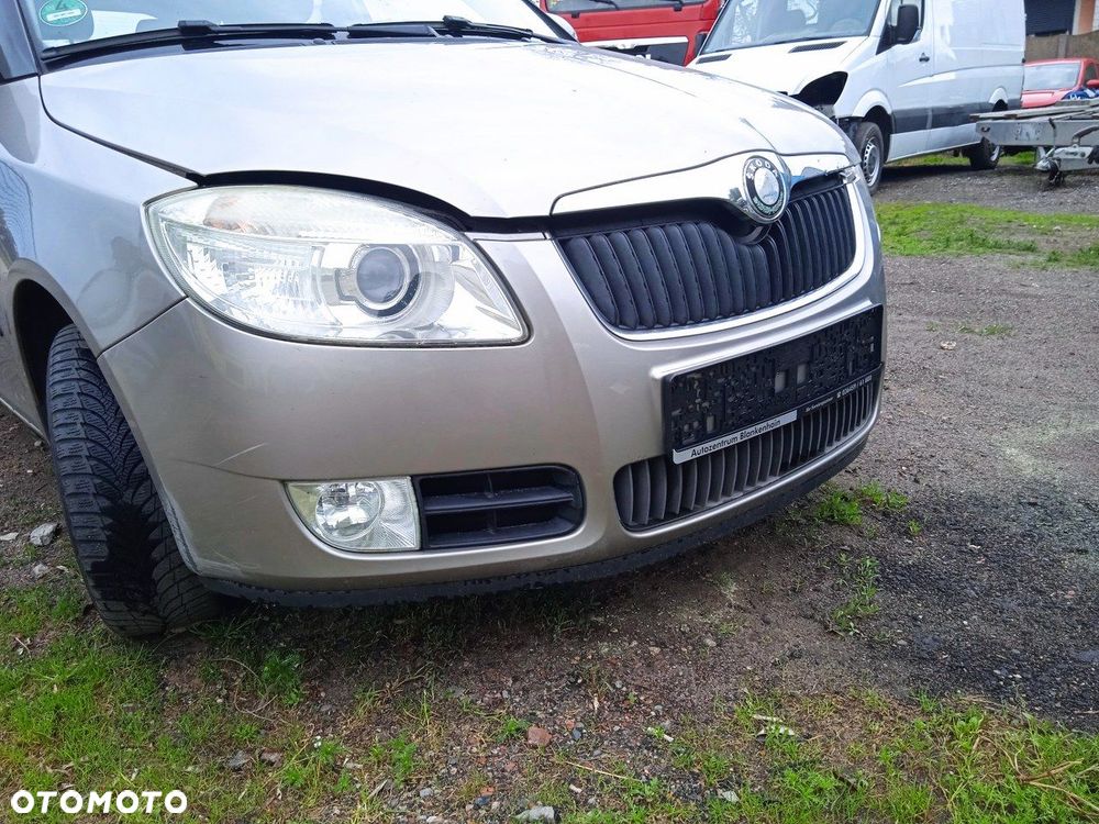 Zderzak Przód Przedni Skoda Fabia II Kombi 9202 - 1