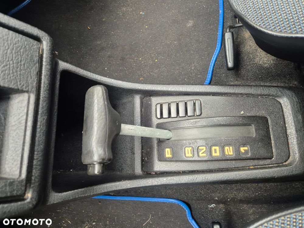 Volkswagen Golf 1.8 GL - 14