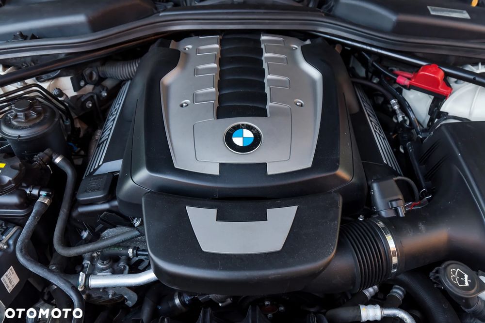 BMW Seria 6 650 i - 26