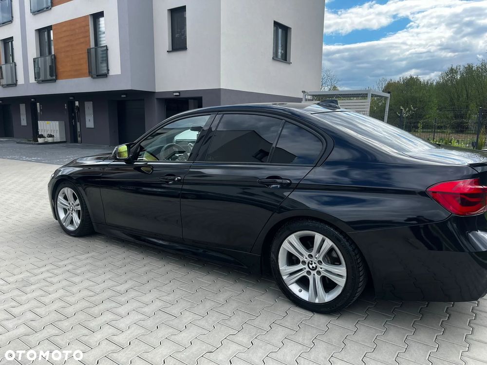 BMW Seria 3 330i Sport Line - 9