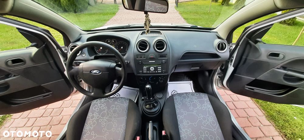 Ford Fiesta - 30