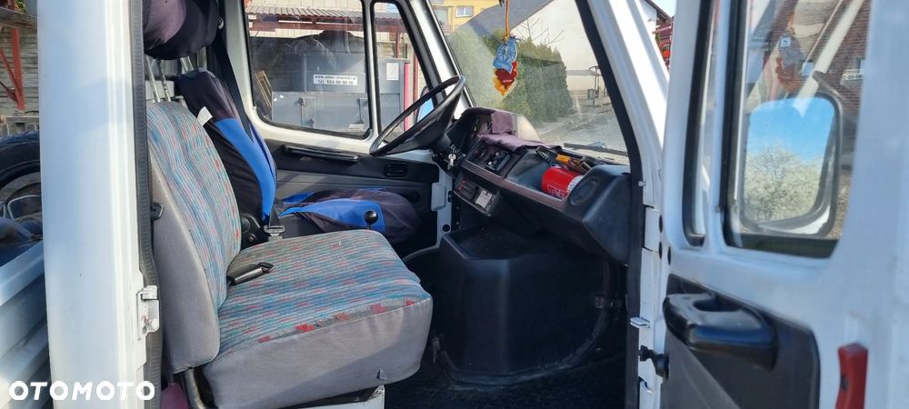 Mercedes-Benz 208 - 5