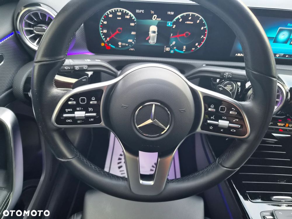 Mercedes-Benz Klasa A 180 7G-DCT Special Edition - 24