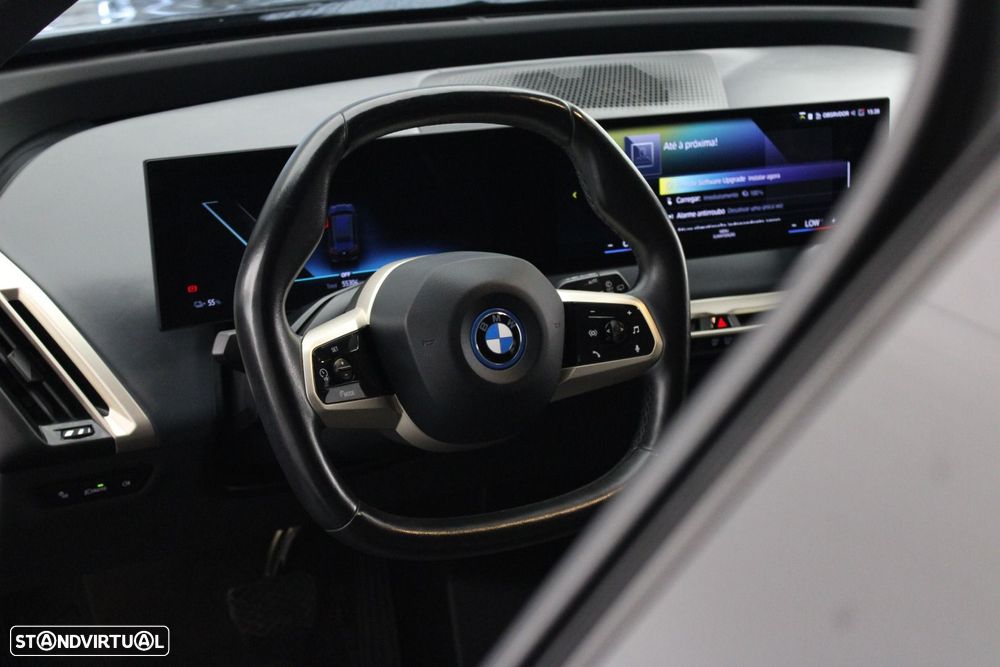 BMW iX xDrive 40 Pack Desportivo - 15