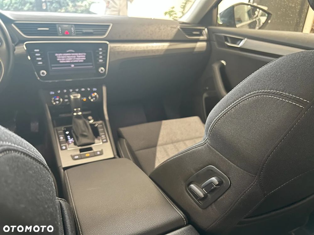 Skoda Superb 2.0 TDI SCR Style DSG - 15