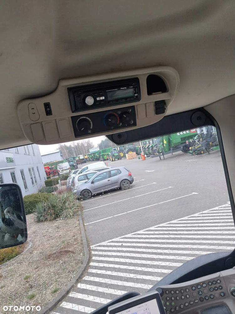 John Deere 6125R - 13