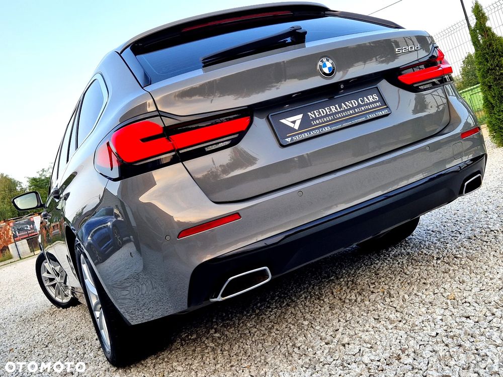 BMW Seria 5 520d Touring - 9