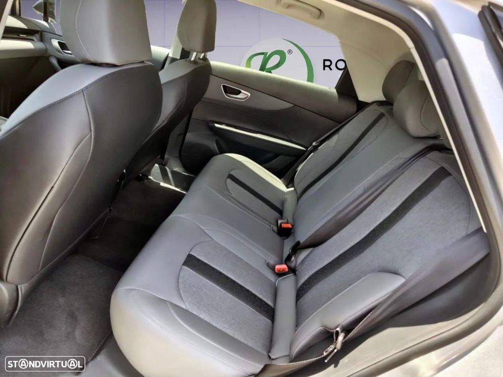 MG MG4 64 kWh Premium - 8