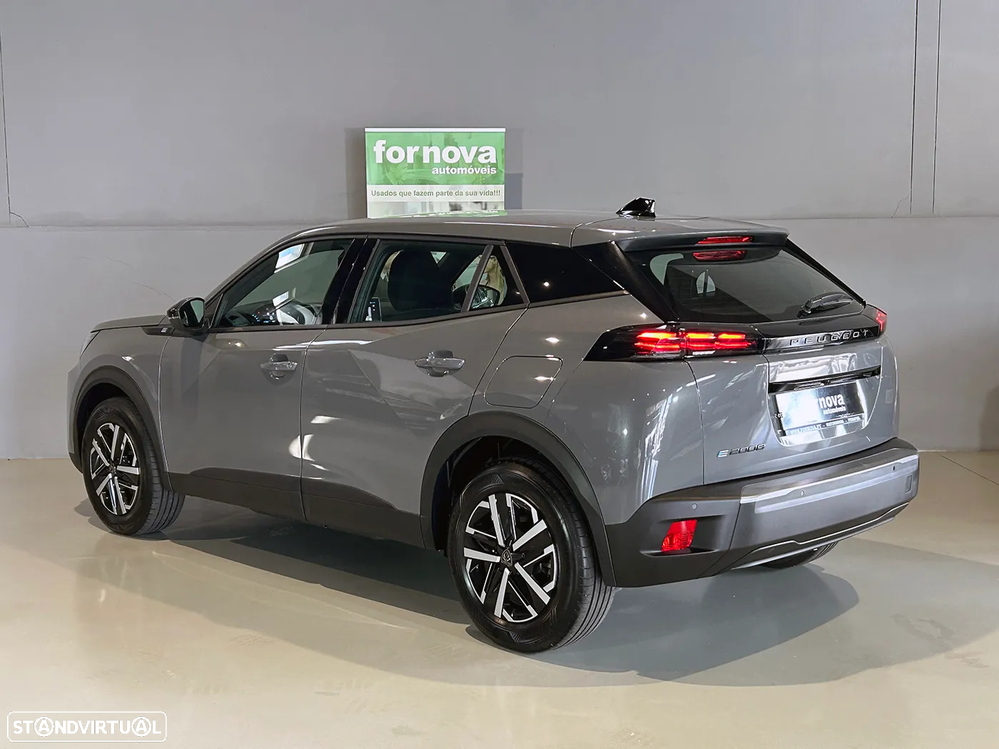 Peugeot e-2008 54 kWh Active - 13