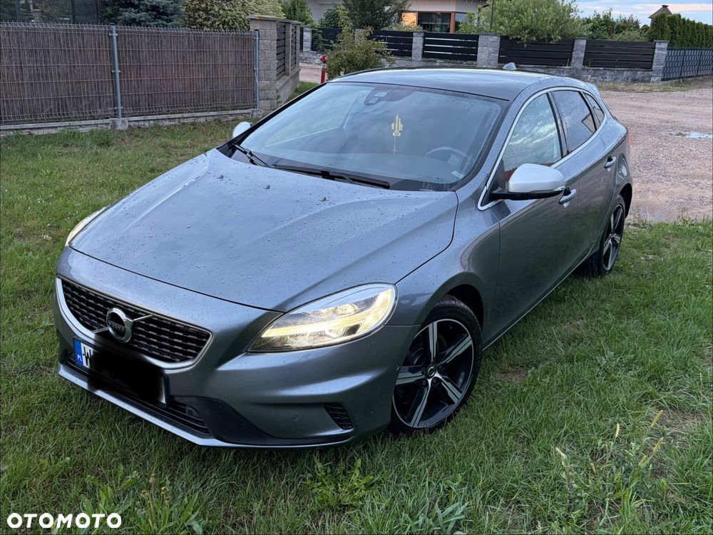 Volvo V40 T3 Drive-E R-Design Momentum - 1