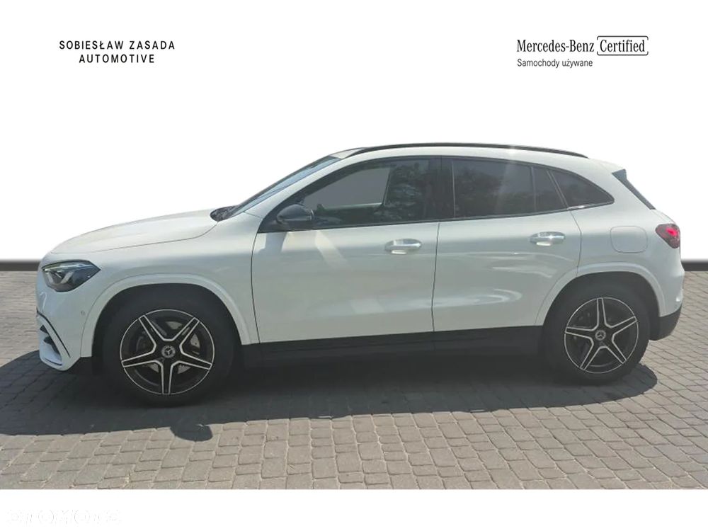 Mercedes-Benz GLA 200 - 2
