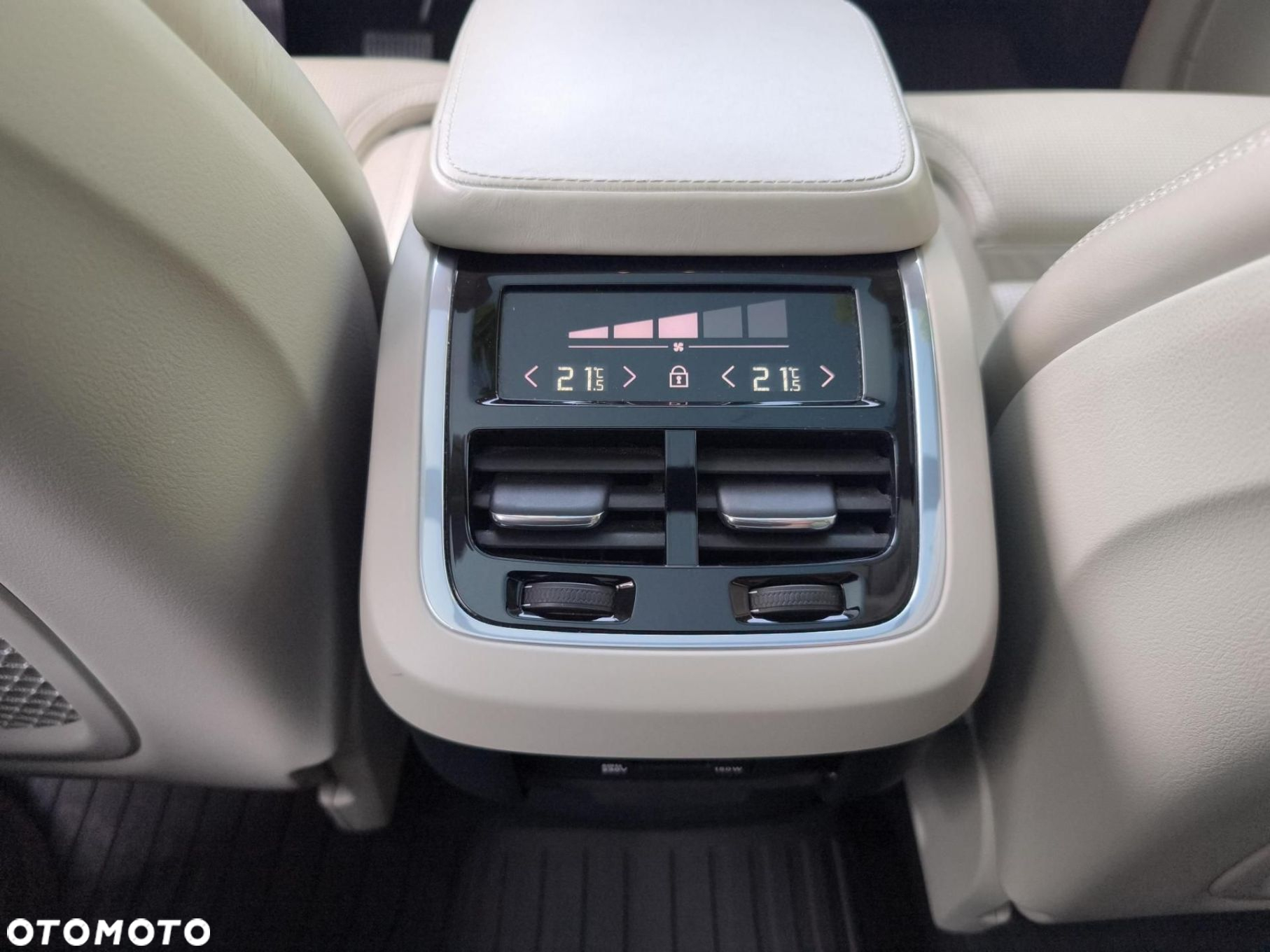 Volvo XC 90 - 23