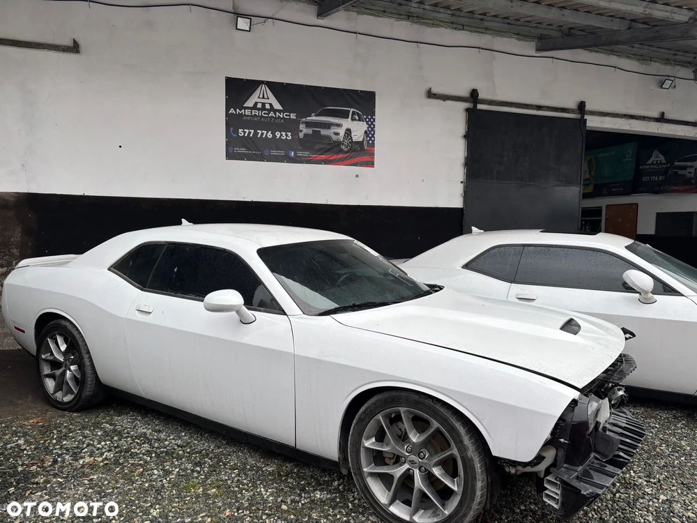 Dodge Challenger - 1