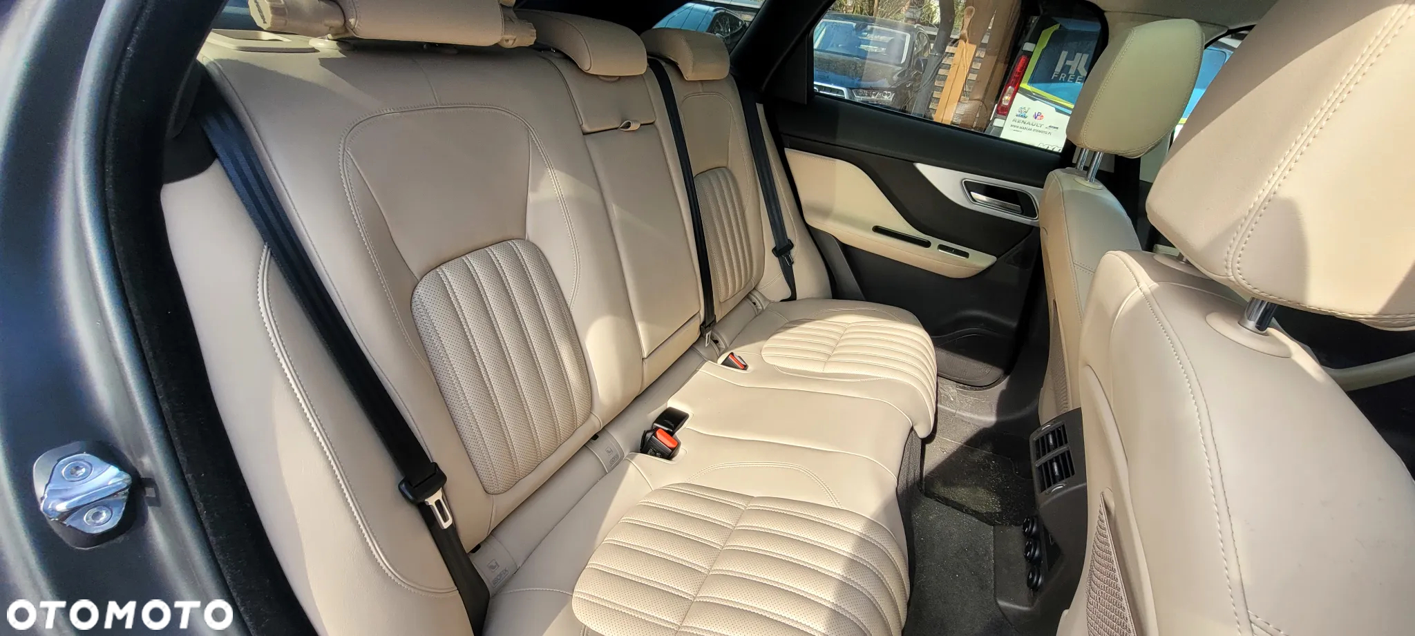 Jaguar F-Pace 2.0 i4D AWD Prestige - 9