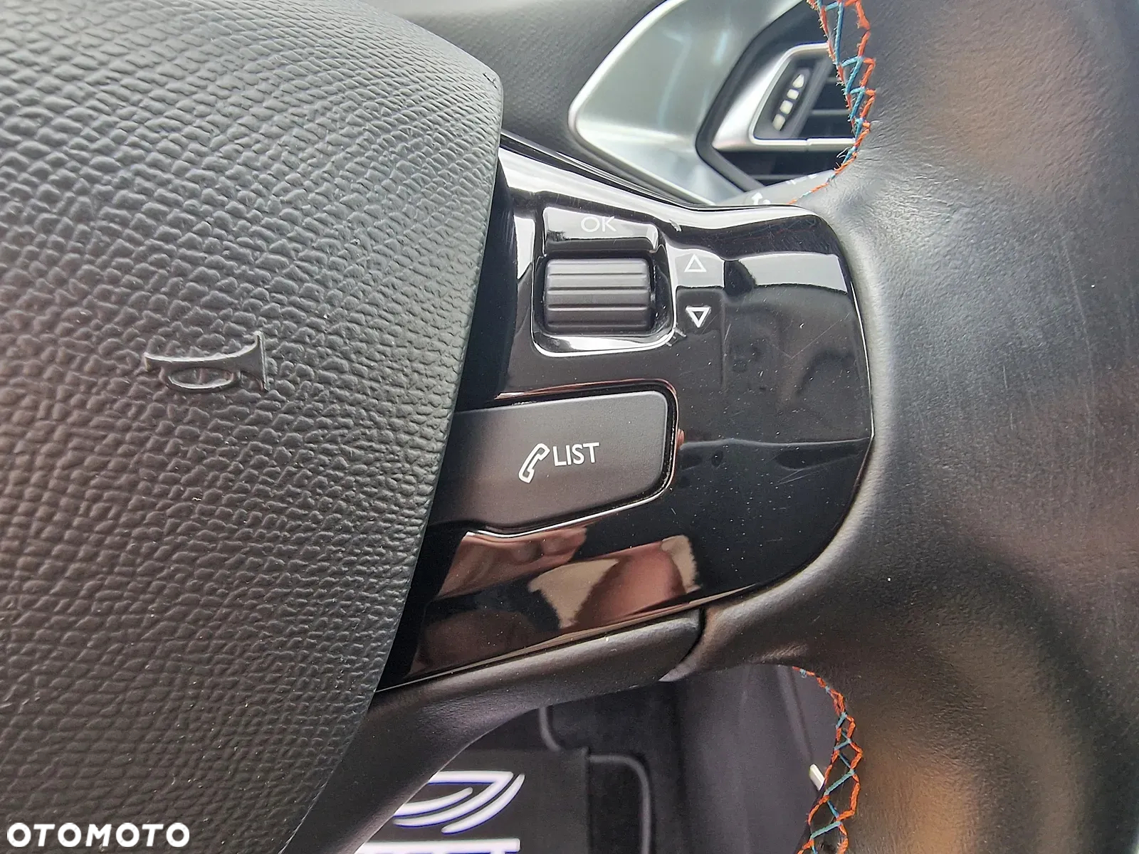 Peugeot 308 1.2 PureTech Active Pack S&S - 17