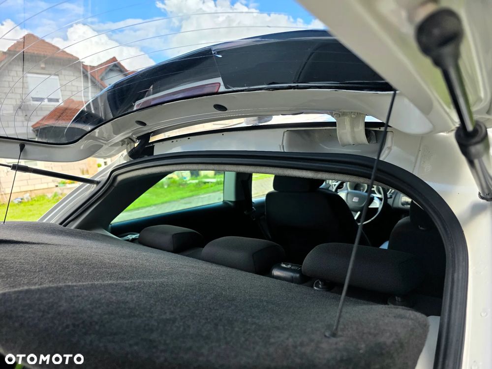 Seat Ibiza SC 1.6 16V Sport DSG - 19
