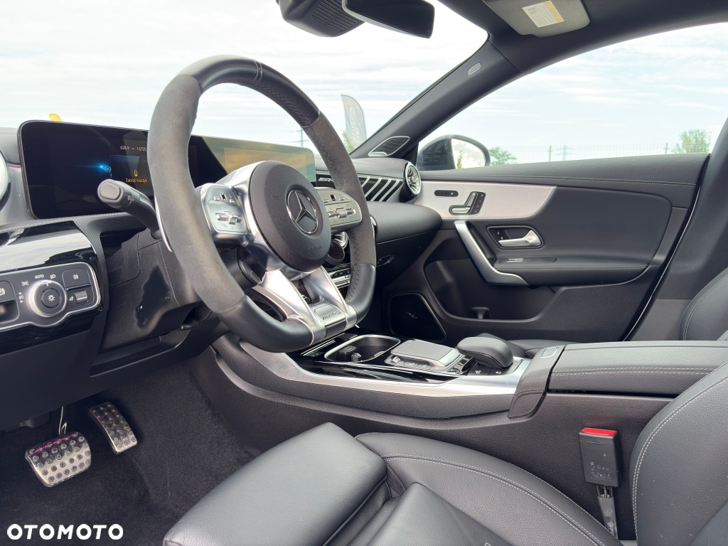Mercedes-Benz CLA - 10