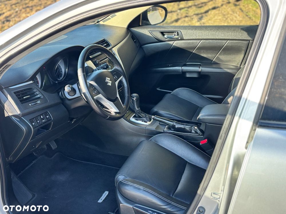 Suzuki Kizashi 2.4 4x4 CVT Sport - 16