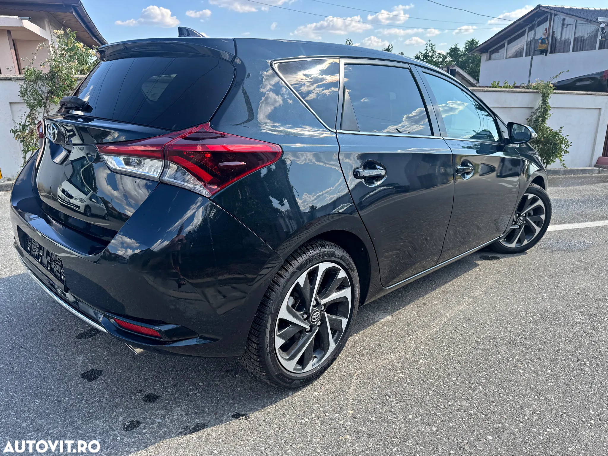 Toyota Auris 1.6 D-4D Design Edition - 3