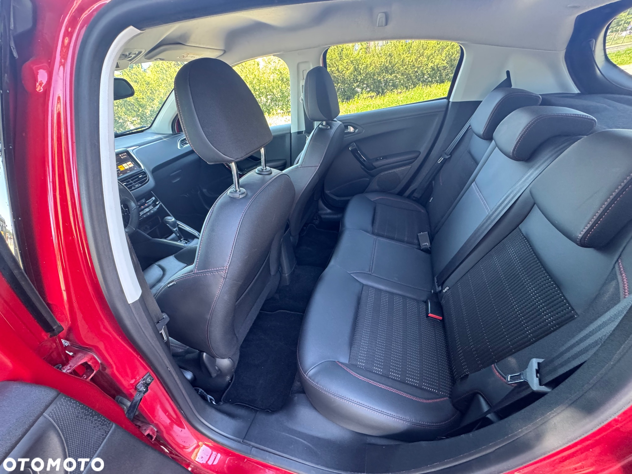 Peugeot 208 1.2 PureTech GPF Allure S&S EAT6 - 29