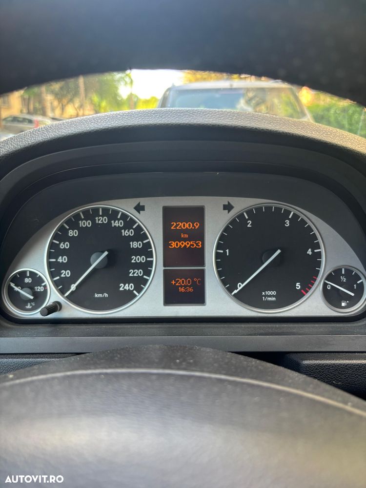 Mercedes-Benz B 180 - 15