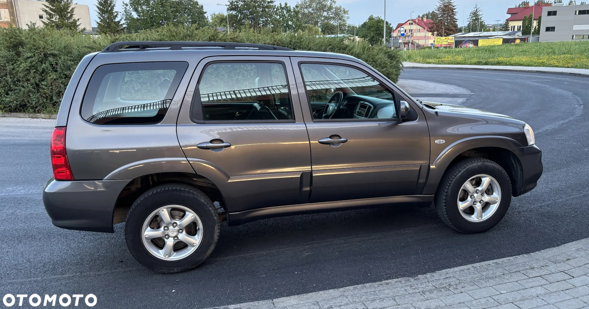 Mazda Tribute 2.3 Comfort - 25