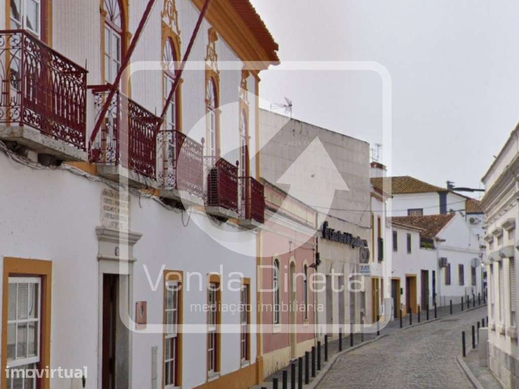 Prédio de 2 pisos, com 336 m², no centro da Vila de Cuba, distrito ... - Grande imagem: 3/20