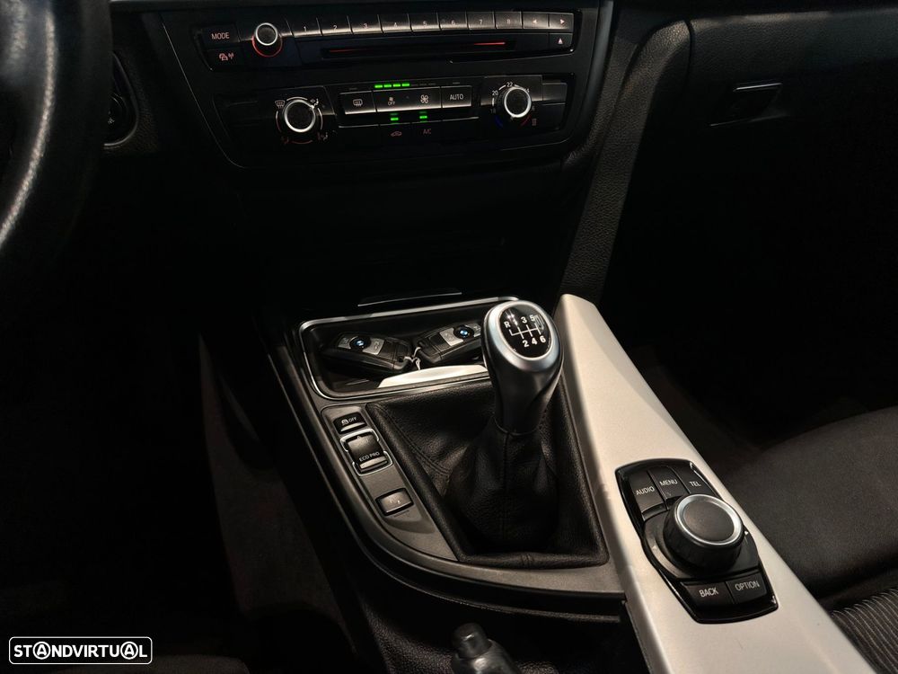 BMW 318 d Line Sport - 18