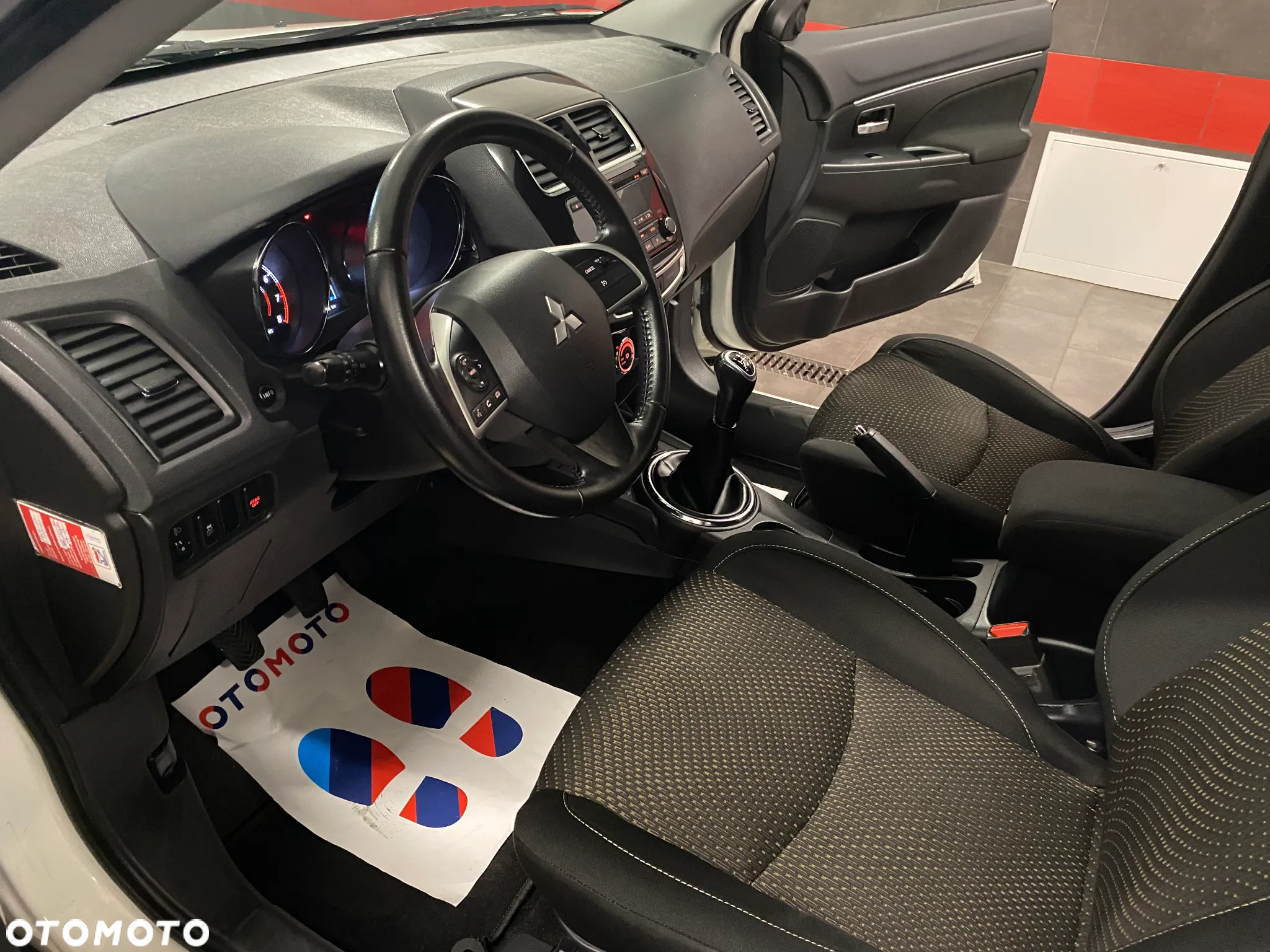 Mitsubishi ASX 1.6 Cool Edition - 13
