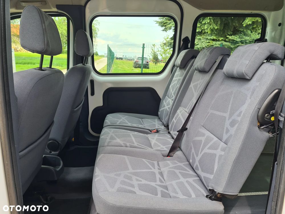 Ford Tourneo Connect - 15