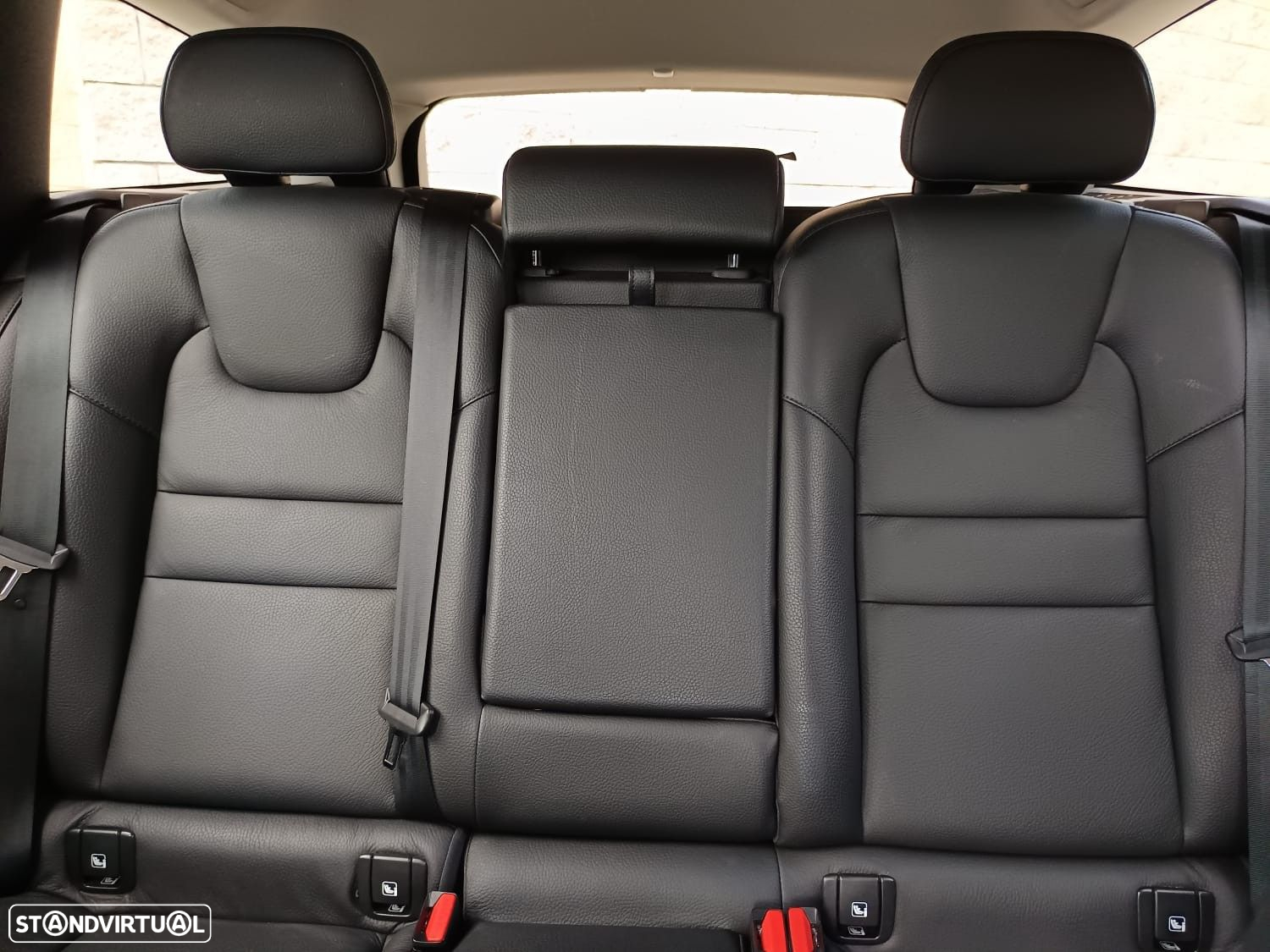 Volvo V60 2.0 B4 Momentum Plus Geartronic - 26