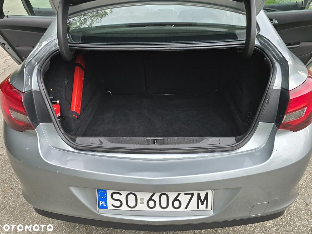 Opel Astra 1.6 Enjoy - 18