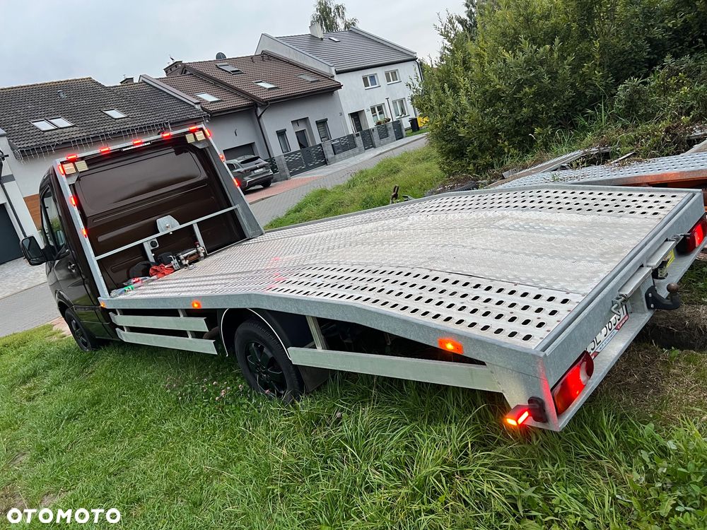 Mercedes-Benz Sprinter - 22