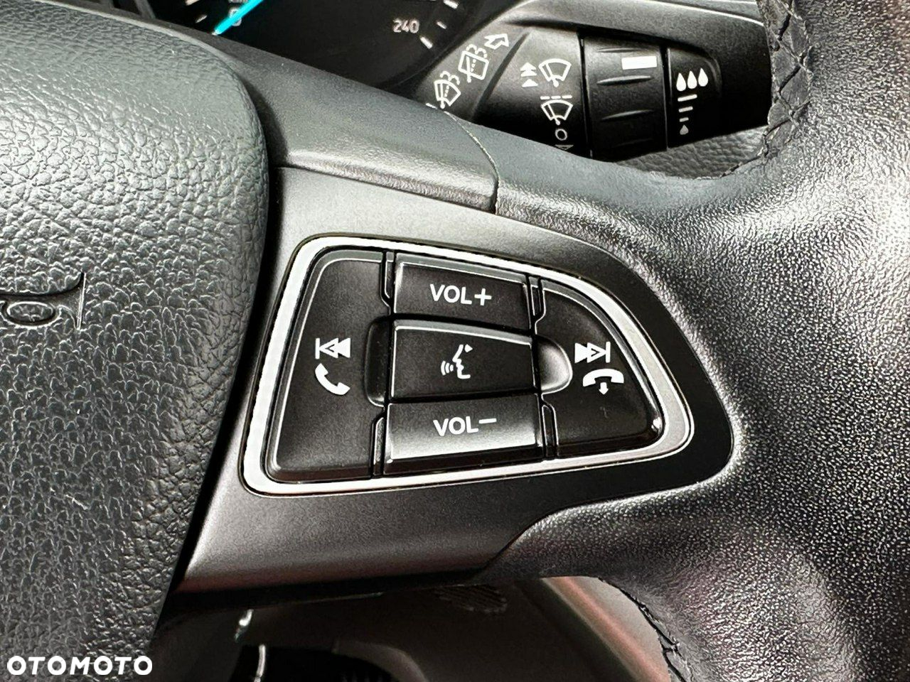Ford Kuga 1.5 EcoBoost 2x4 Titanium - 22