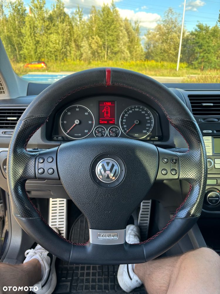 Volkswagen Jetta 1.9 TDI Comfortline - 32