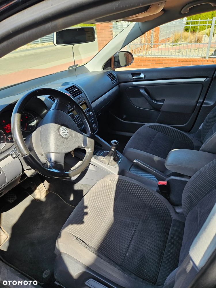 Volkswagen Golf - 10
