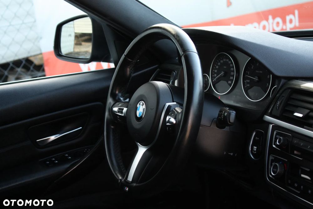 BMW Seria 3 328i Sport-Aut Luxury Line - 29