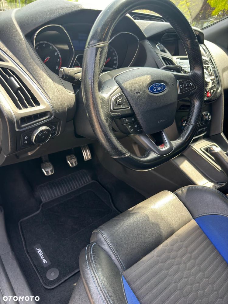 Ford Focus 2.0 EcoBoost ST - 14