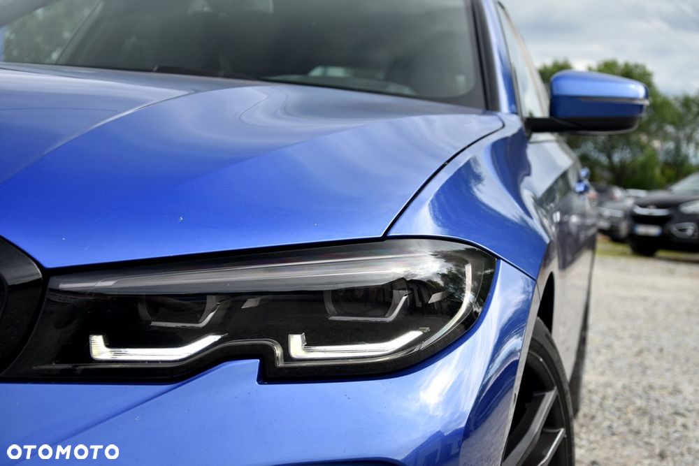 BMW Seria 3 320d xDrive M Sport sport - 17