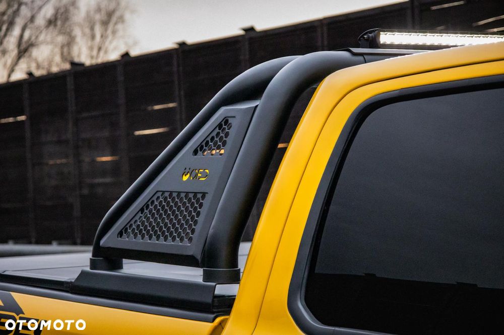 RAM 1500 Crew Cab Shortbed Rebel - 24