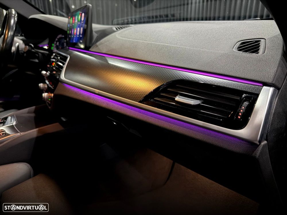 BMW 530 e Pack Desportivo M - 36