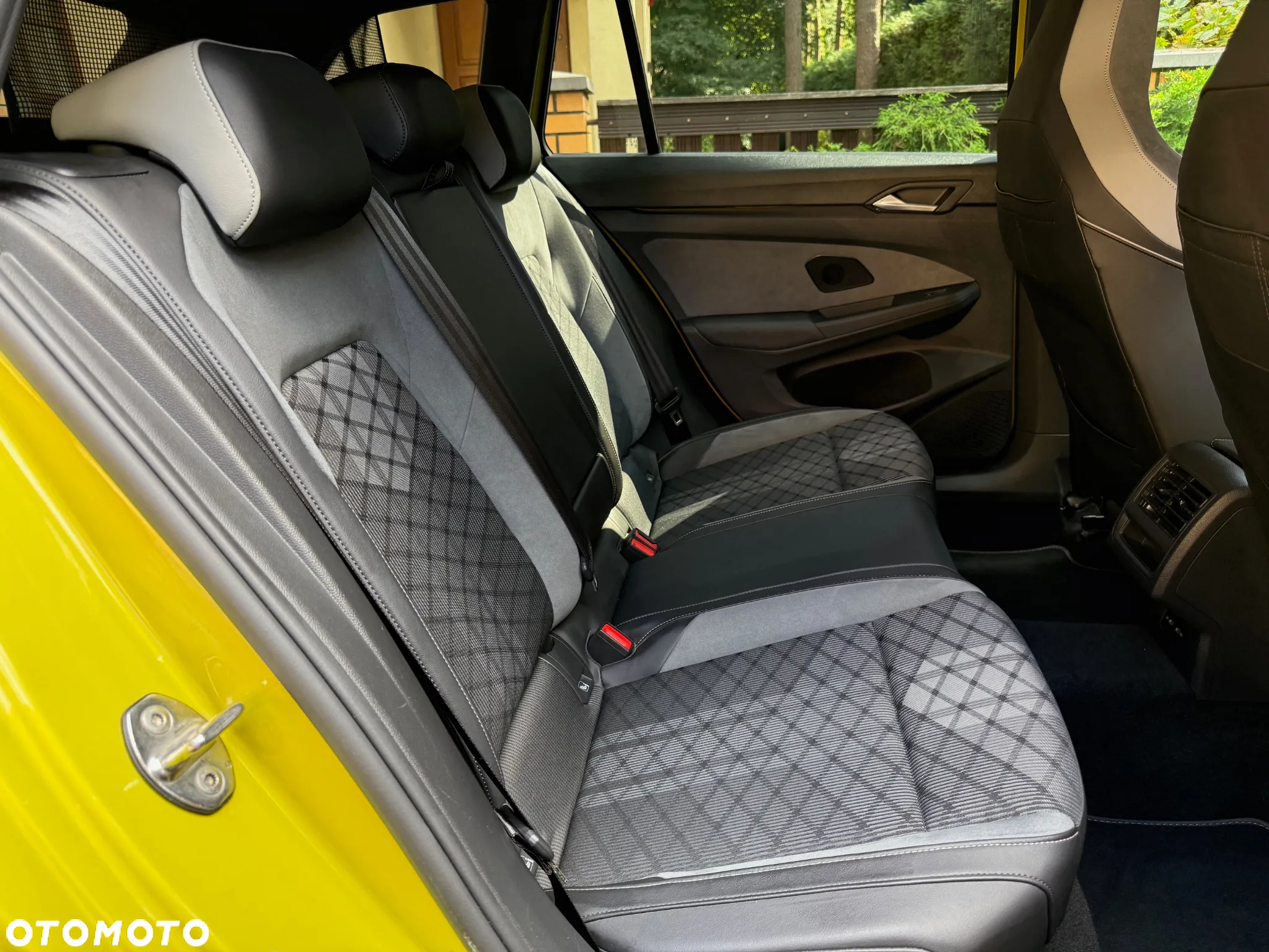 Volkswagen Golf - 10