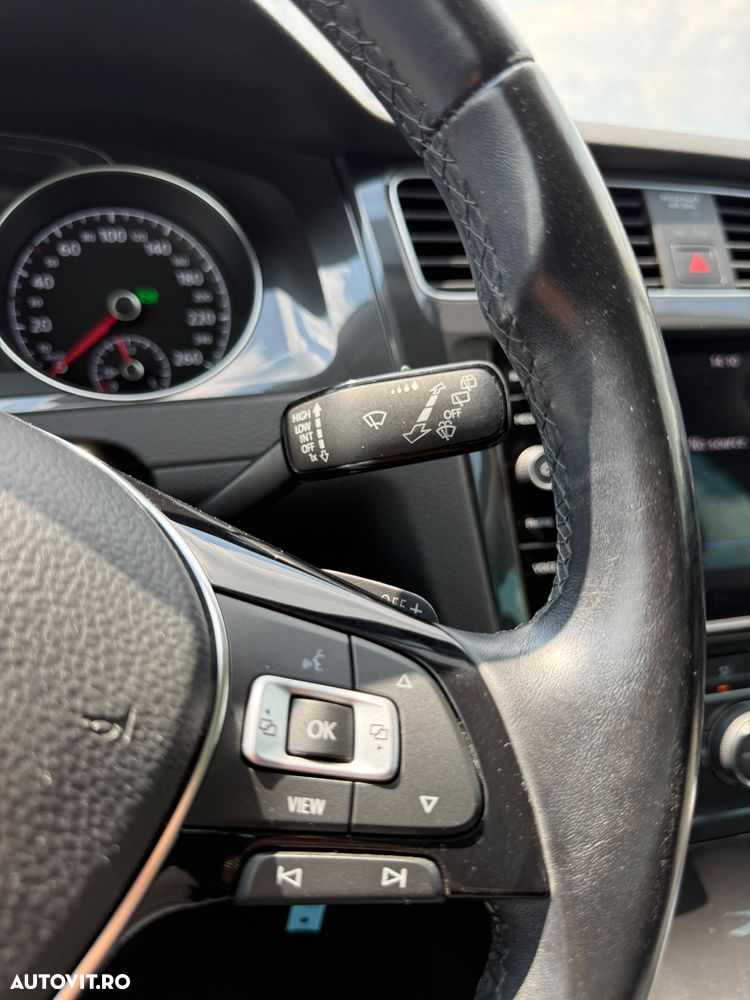 Volkswagen Golf - 9