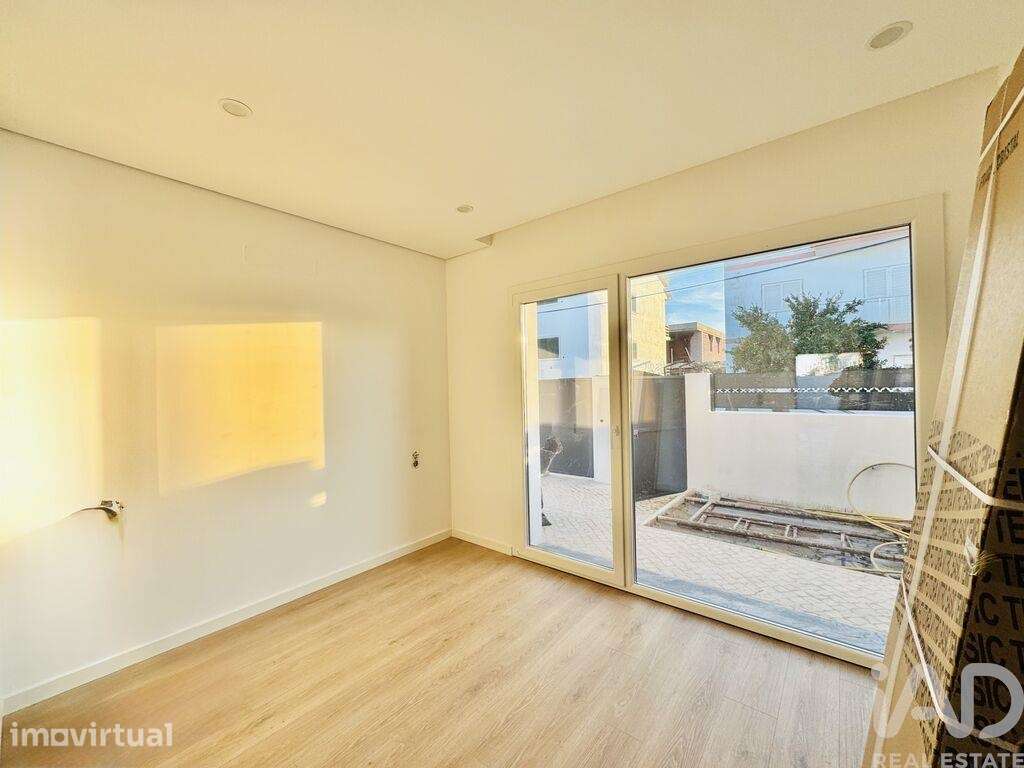 Casa / Villa T4 em Fernão Ferro de 130,00 m2 - Grande imagem: 3/13