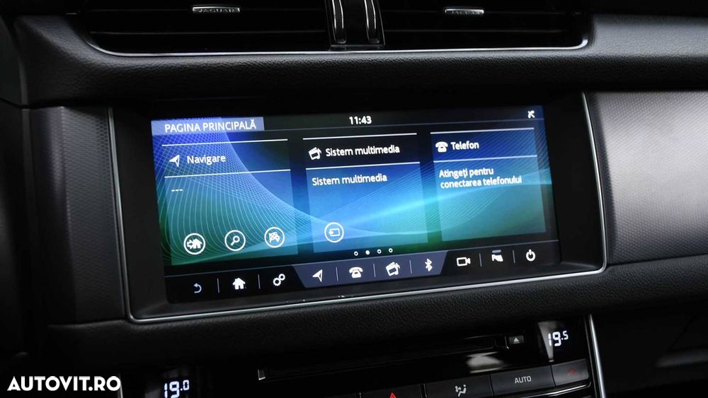 Jaguar XF 20d AWD R-Sport - 23