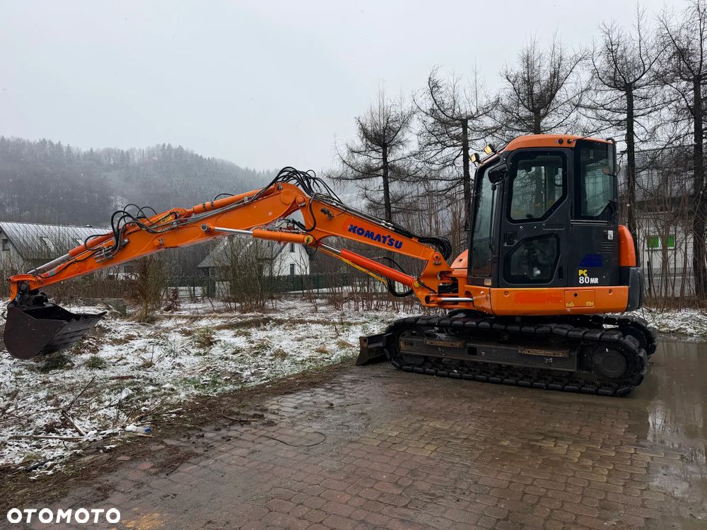 Komatsu Koparka Gąsienicowa 8 ton PC80MR-3. Sprowadzona z Norwegii. Centralne smarowanie!! Maszyna  jak Nowa 2016rok. 3200mtg 3x łamane Ramię. Klima ser.DEKRA. Własna pompa paliwa. Ani deka luzów i wycieków. Gąsienice klepki bez zużycia! Podwozie w pięknym stanie. Okazja Maszyna zadbana!! Po serwisach eksploatacyjnych. - 27