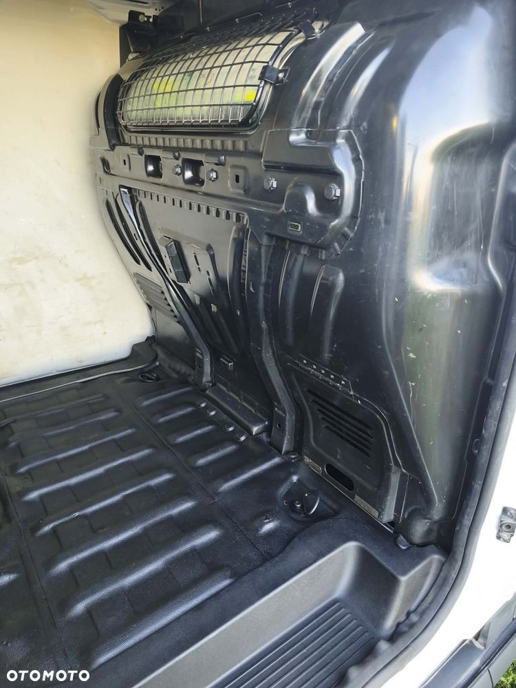 Ford Transit Connect - 9