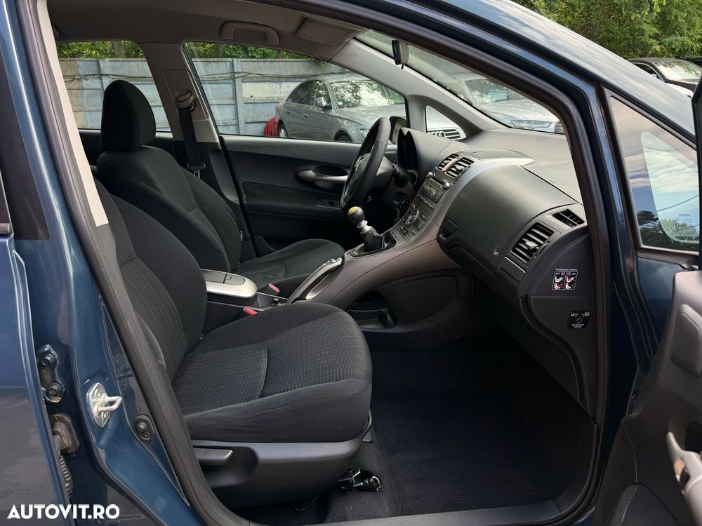 Toyota Auris - 11