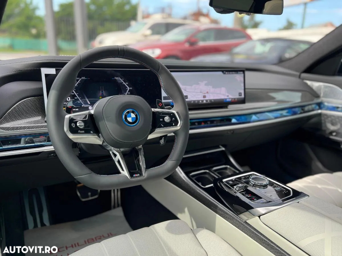 BMW M7 M760e xDrive - 31